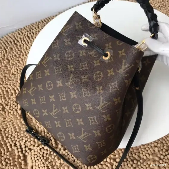 VUITTON NÉONOÉ LOUIS 0427